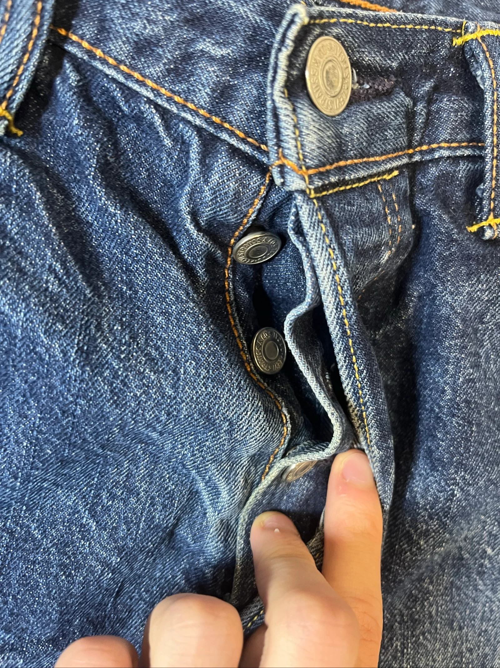 501 blauwe medium rechte snit lichtgevende natuurlijke spijkerbroek - Levi's Strauss & Co - maat 34/30 - goede staat – photo 5